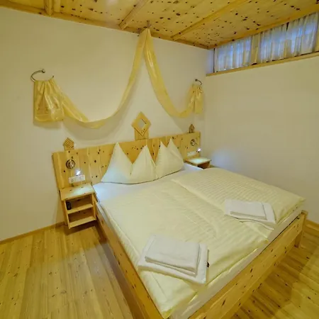 Zirbenholz Alpine Maisonette ヴァルト・イム・ピンツガウ