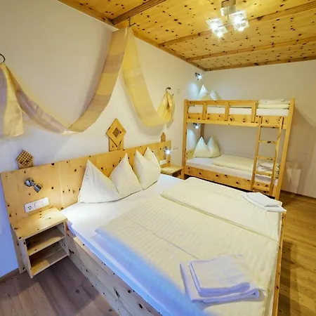 Feriehus In Koenigsleiten Near Zillertal Arena *