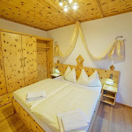 Zirbenholz Alpine Maisonette